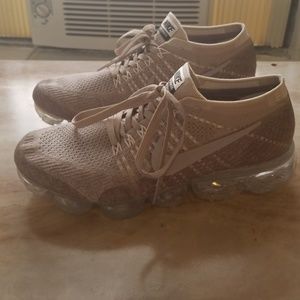 Nike Womens Air Flyknit Vapormax sz 10
